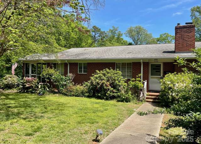 Property at 3100 Ventosa Dr, Charlotte, NC 28205, 3 beds, 1.5 baths