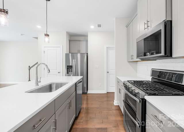 Property at 1022 Maltby St, Charlotte, NC 28217, 3 beds, 2.5 baths