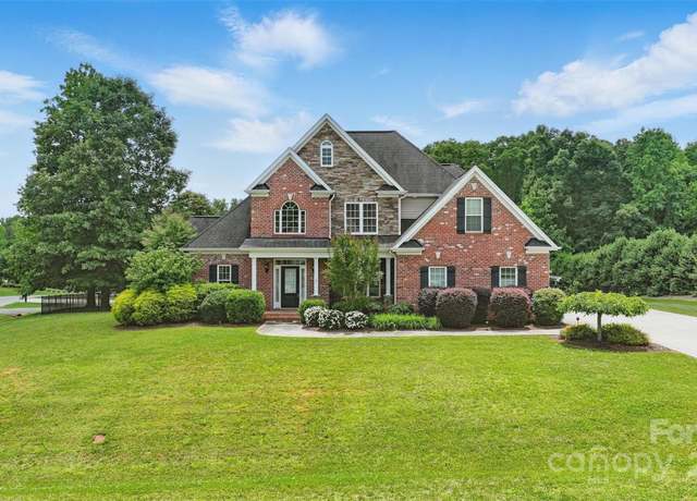 Property at 113 Taylorstone Ln, Lexington, NC 27295, 4 beds, 3 baths