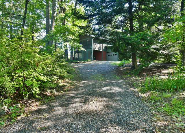 Property at 5 Old Cove Rd, Black Mountain, NC 28711, 2 beds, 2 baths