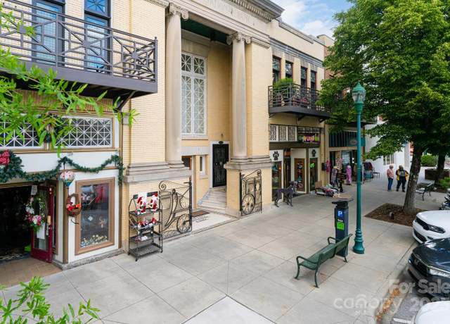 Property at 231 N Main St, Hendersonville, NC 28792, 4 beds, 4.5 baths