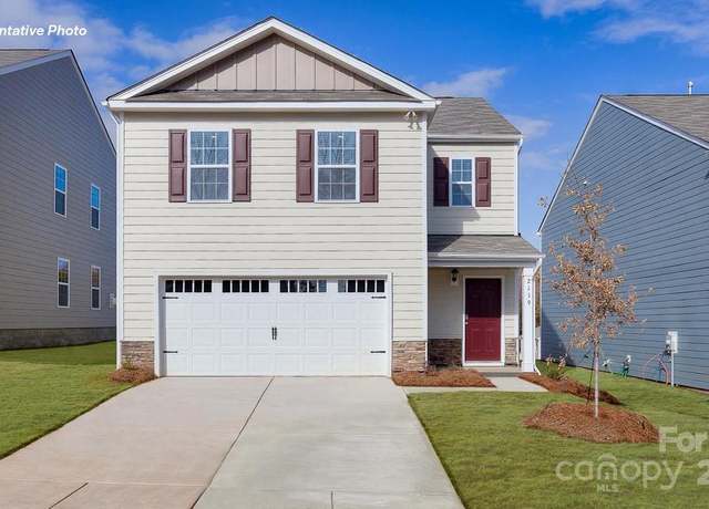 Property at 1033 20th Avenue Loop SE, Hickory, NC 28602, 4 beds, 2.5 baths