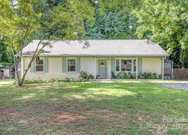 Property at 5107 Delivau Dr, Charlotte, NC 28215, 3 beds, 1.5 baths