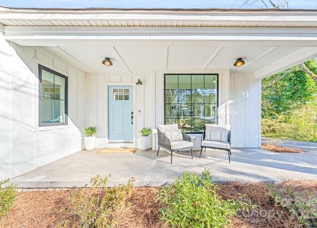 Property at 711 Concord Rd, Davidson, NC 28036, 3 beds, 2 baths