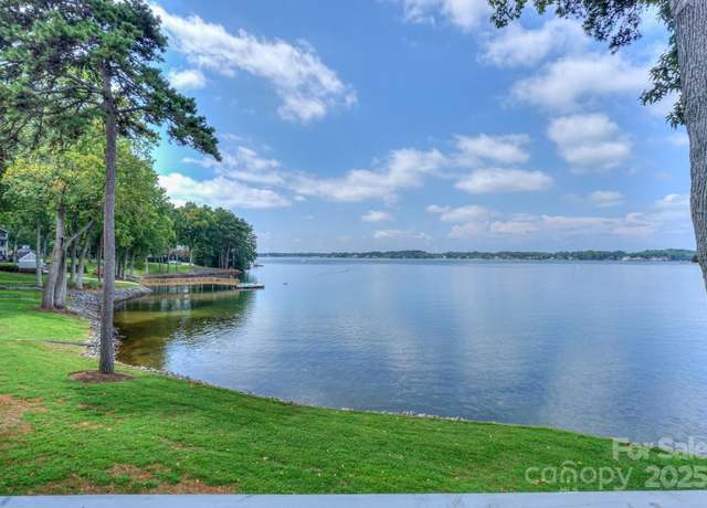 Property at 368 Northwest Dr, Davidson, NC 28036, 2 beds, 2 baths