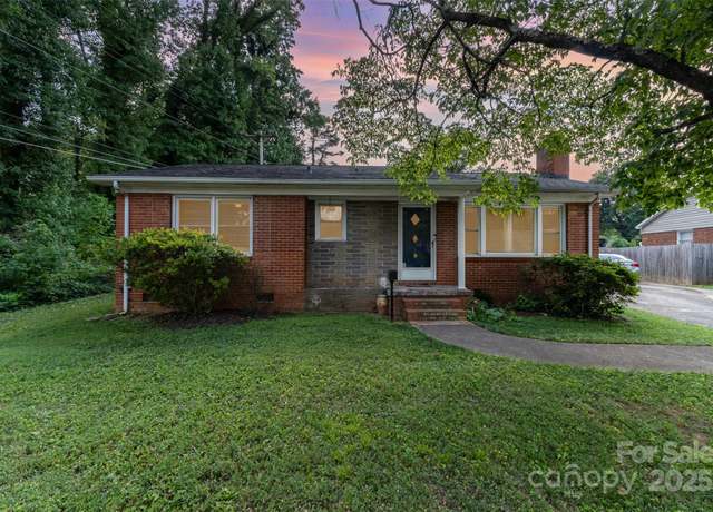 Property at 2408 Kilborne Dr, Charlotte, NC 28205, 3 beds, 2 baths