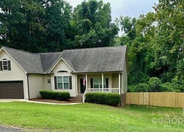 Property at 910 Pine Knoll Rd, Fort Mill, SC 29715, 3 beds, 2 baths