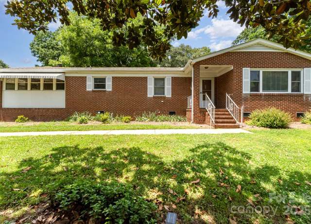 Property at 839 Montford Dr, Charlotte, NC 28209, 3 beds, 2 baths