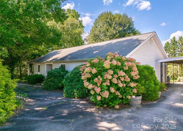 Property at 1517/1519 Rutherford St E, Landrum, SC 29356, 5 beds, 3 baths