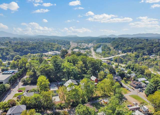 Property at 5 Club St, Asheville, NC 28801
