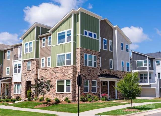 Property at 2318 Medley Dr, Charlotte, NC 28262, 5 beds, 4 baths
