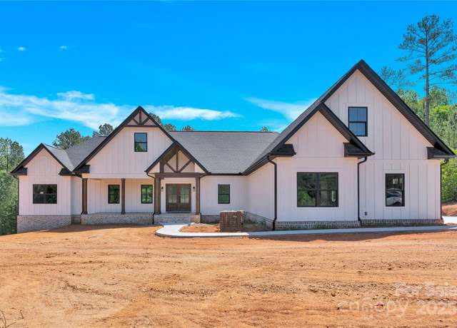 Property at 124 Starboard Ln, Statesville, NC 28677, 3 beds, 2.5 baths