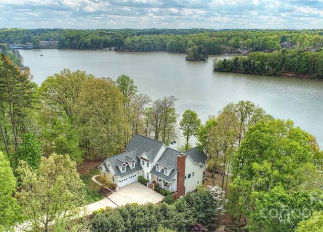 Property at 272 Harbor Ridge Dr, Statesville, NC 28677, 4 beds, 3.5 baths