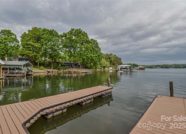 Property at 7942 Vista View Dr, Sherrills Ford, NC 28673, 3 beds, 2.5 baths