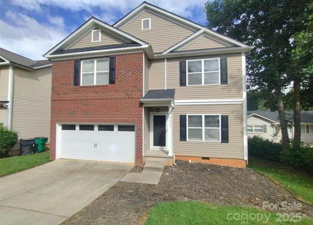 Property at 8644 Old Potters Rd, Charlotte, NC 28269, 3 beds, 2.5 baths