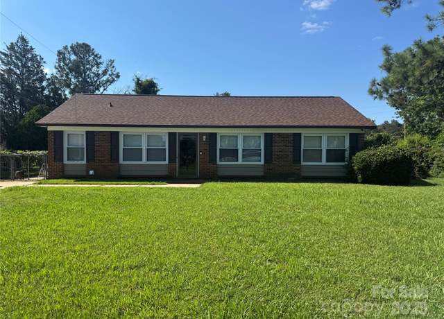 Property at 1104 Parkmont Ln, Rock Hill, SC 29730, 4 beds, 1.5 baths