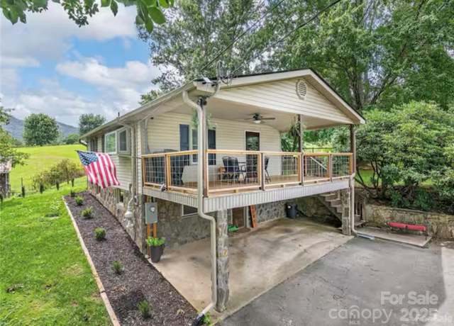 Property at 340 Mauney Cove Rd, Waynesville, NC 28786, 2 beds, 2 baths