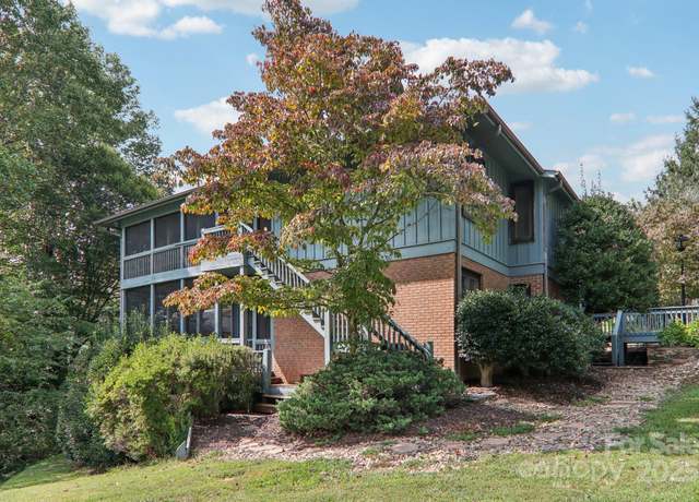 Property at 3503 Mountain Top Way, Hendersonville, NC 28739, 2 beds, 2 baths
