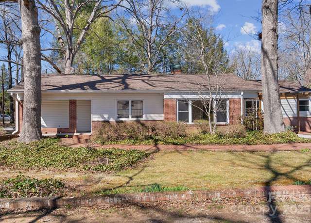 Property at 120 Grove Cir, Brevard, NC 28712, 3 beds, 3 baths