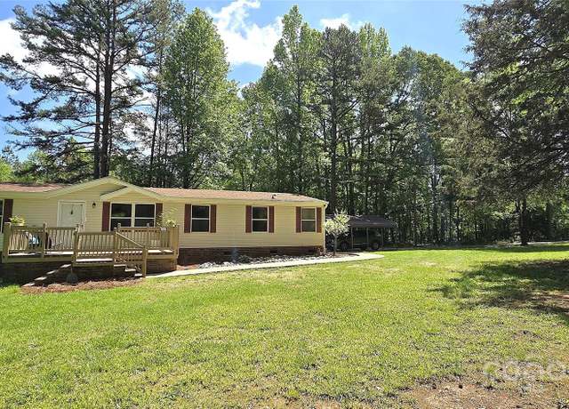 Property at 307 Aquarius Dr, Clover, SC 29710, 3 beds, 2 baths