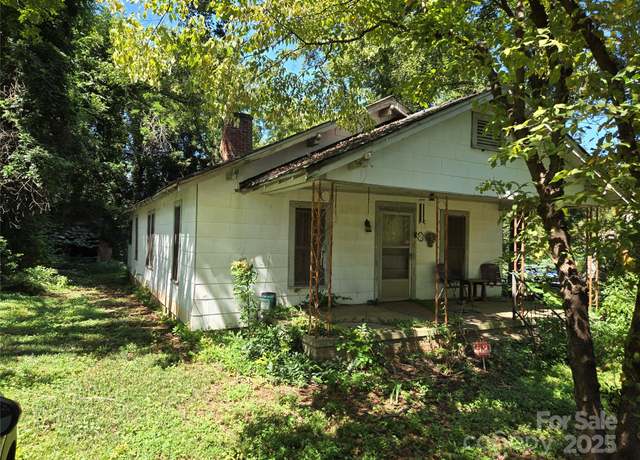Property at 2320 N Stewart Ave, Newton, NC 28658, 3 beds, 1 bath