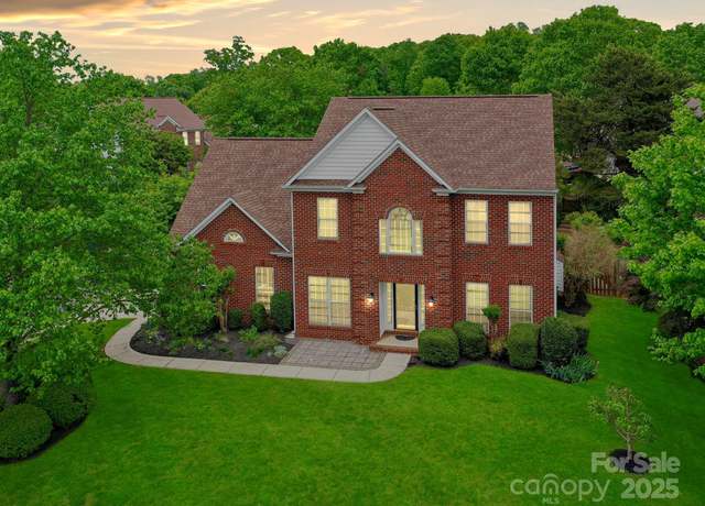 Property at 135 Coronilla Rd, Mooresville, NC 28117, 4 beds, 2.5 baths