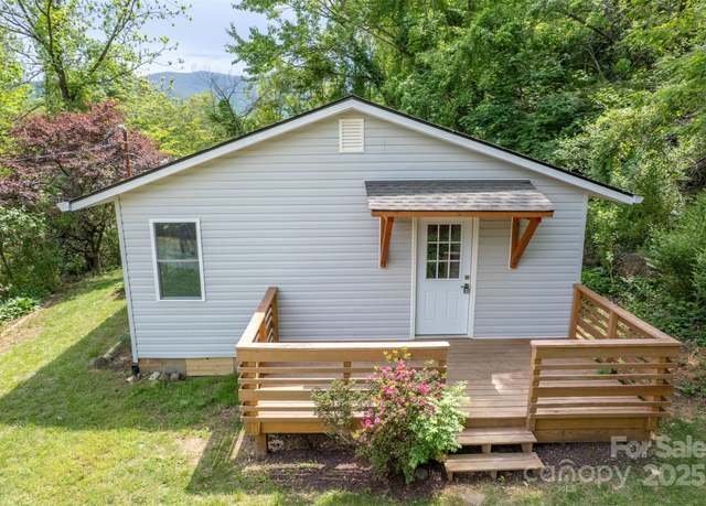 Property at 307 Hawthorne Ave, Swannanoa, NC 28778, 2 beds, 2 baths