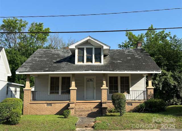 Property at 462 Dave Lyle Blvd, Rock Hill, SC 29730, 3 beds, 1 bath