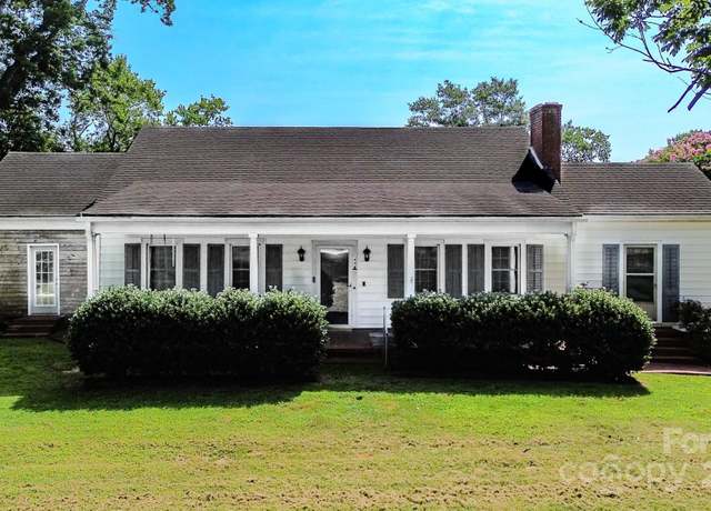Property at 548 N Washington St, Rutherfordton, NC 28139, 3 beds, 2.5 baths