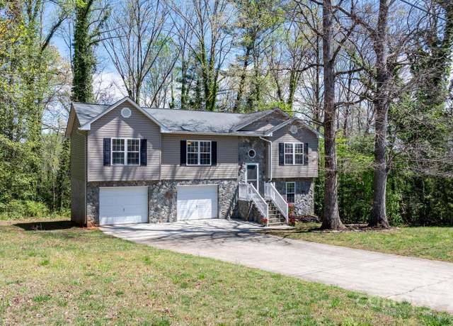 Property at 112 N Council Oaks St, Morganton, NC 28655, 4 beds, 2 baths