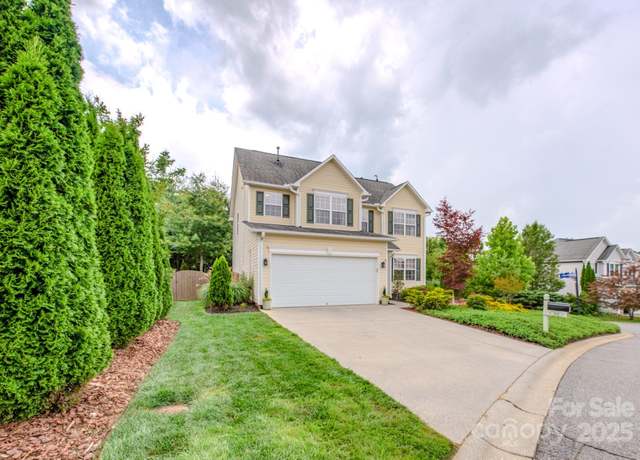 Property at 36 Stone River Dr, Asheville, NC 28804, 4 beds, 2.5 baths