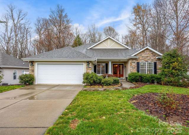 Property at 212 Eagle Chase Ln, Etowah, NC 28729, 3 beds, 3 baths