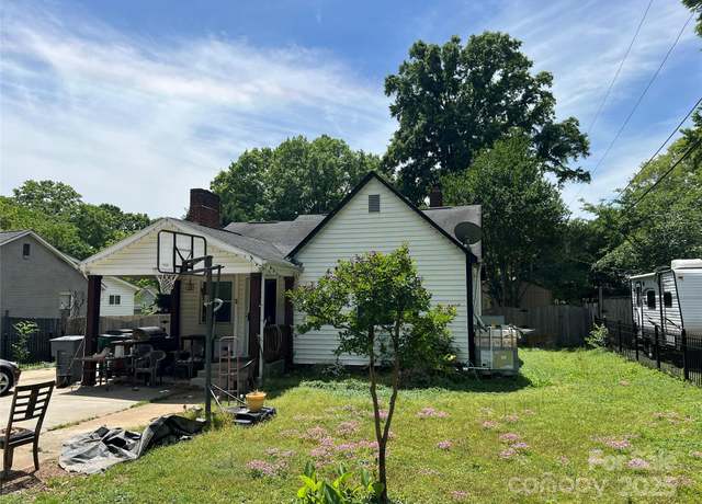 Property at 1212 Meadow Ln, Charlotte, NC 28205, 3 beds, 1 bath