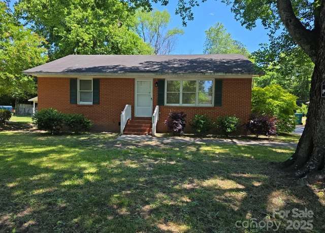 Property at 836 Ayers St, Cheraw, SC 29520, 2 beds, 1 bath