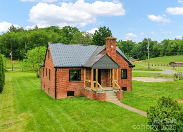 Property at 21 Murray Rd, Canton, NC 28716, 4 beds, 2 baths