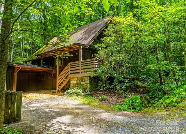 Property at 76 Woodhaven Rd, Asheville, NC 28805, 2 beds, 2 baths
