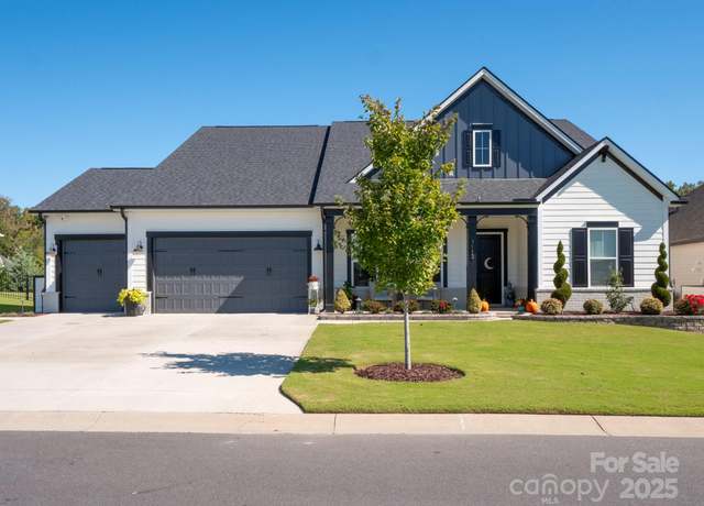 Property at 7112 Irongate Dr, Lancaster, SC 29720, 4 beds, 4 baths
