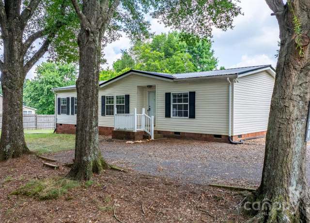 Property at 2220 Claremont Rd, Newton, NC 28658, 3 beds, 2 baths