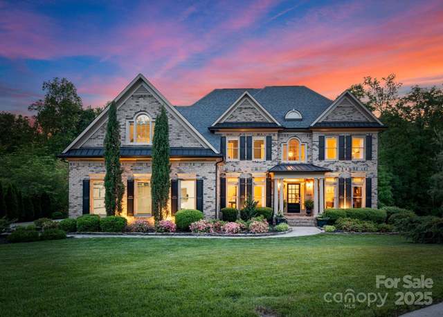 Property at 1021 Westbury Dr, Matthews, NC 28104, 4 beds, 4.5 baths