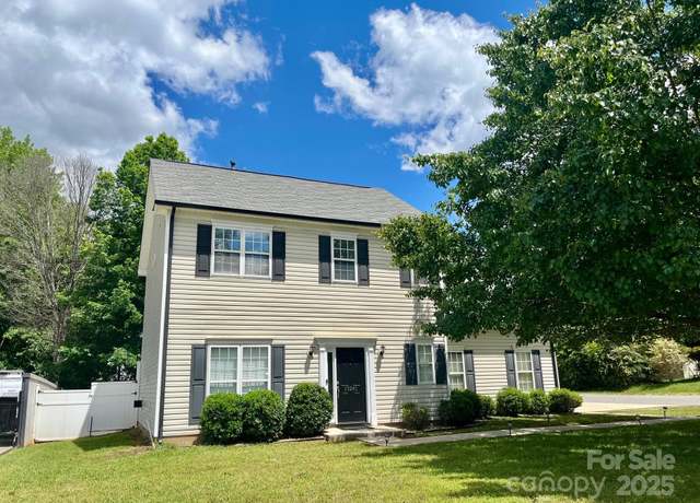 Property at 13241 Woodland Farm Dr, Charlotte, NC 28215, 3 beds, 2.5 baths