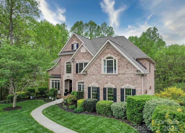 Property at 120 Shadow Ridge Ct, Statesville, NC 28677, 4 beds, 5 baths
