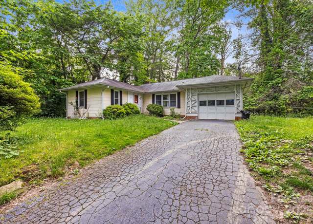 Property at 12 Lake Dr, Hendersonville, NC 28739, 2 beds, 2 baths