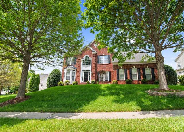 Property at 6803 Augustine Way, Charlotte, NC 28270, 4 beds, 2.5 baths