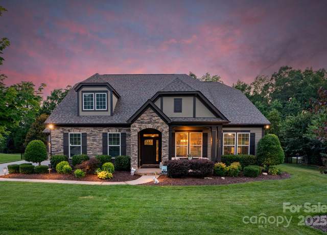 Property at 2009 Freeport Dr, Indian Trail, NC 28079, 5 beds, 3 baths