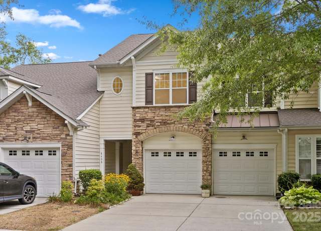 Property at 8408 Brookings Dr, Charlotte, NC 28269, 3 beds, 2.5 baths