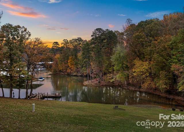 Property at 51 Old Post Rd, Lake Wylie, SC 29710, 4 beds, 3 baths