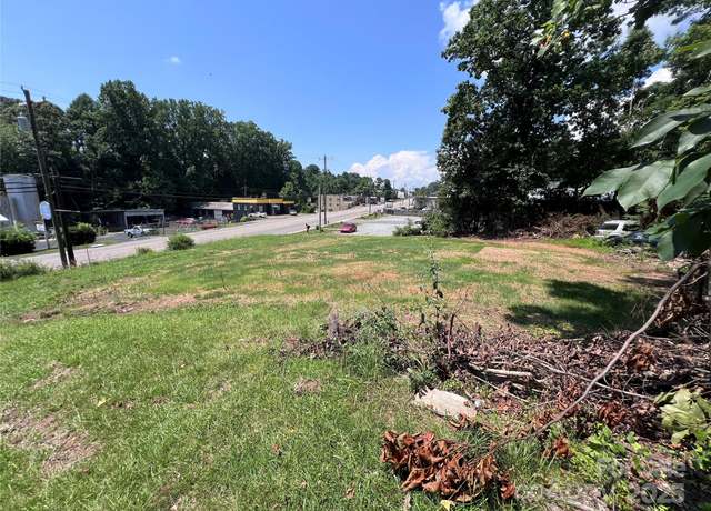 Property at 891 E Court St, Marion, NC 28752