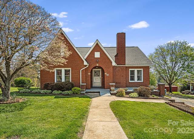 Property at 66 Ford St, Canton, NC 28716, 3 beds, 1 bath