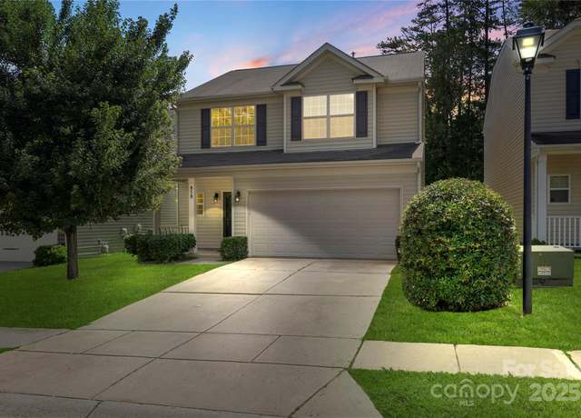 Property at 858 Rook Rd, Charlotte, NC 28216, 3 beds, 2.5 baths