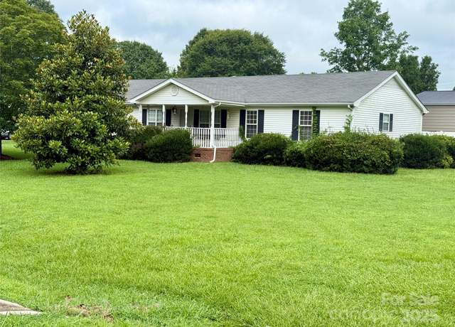 Property at 5816 Scotland Yard Rd, Rock Hill, SC 29732, 2 beds, 2 baths